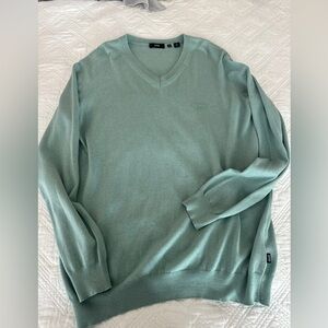 Hugo Boss Sweater, like new.
